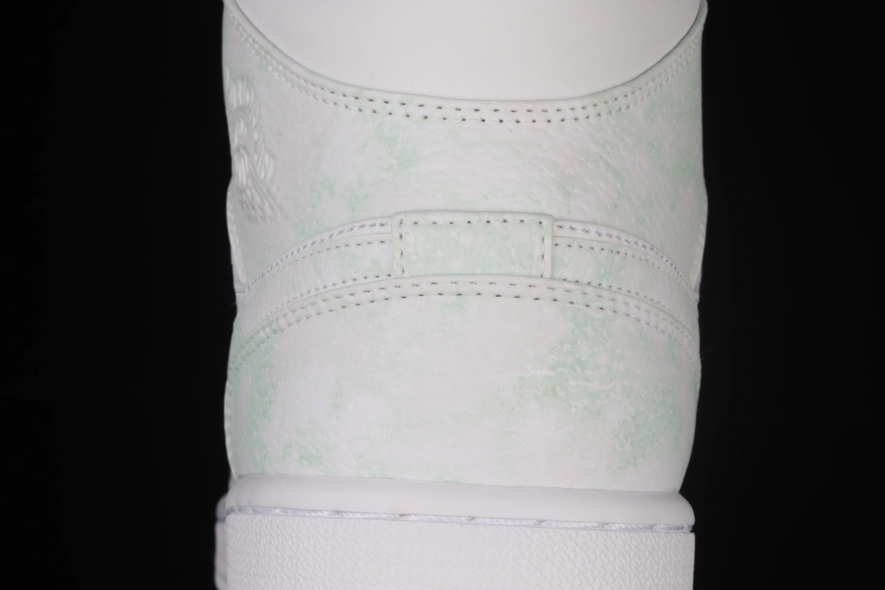 All Categories Air Jordan Jordan Series Basketball Shoes Air Jordan 1 Mid Air Jordan 1 Mid AJ1 Joe 1 Starry Sky Thermal Sensing China Basketball Shoes 554725-130